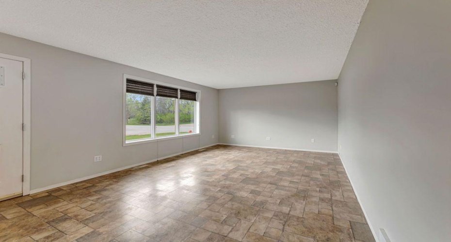 201 3 Street E, Neilburg, Saskatchewan S0M 2C0, 4 Bedrooms Bedrooms, ,2 BathroomsBathrooms,Residential,For Sale,3 Street E,A2221876