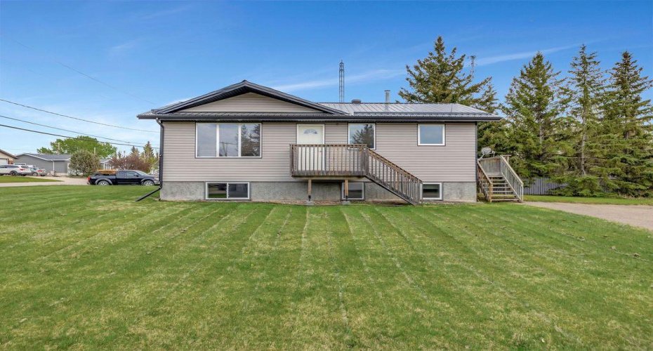 201 3 Street E, Neilburg, Saskatchewan S0M 2C0, 4 Bedrooms Bedrooms, ,2 BathroomsBathrooms,Residential,For Sale,3 Street E,A2221876