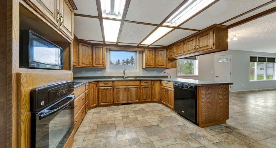 201 3 Street E, Neilburg, Saskatchewan S0M 2C0, 4 Bedrooms Bedrooms, ,2 BathroomsBathrooms,Residential,For Sale,3 Street E,A2221876