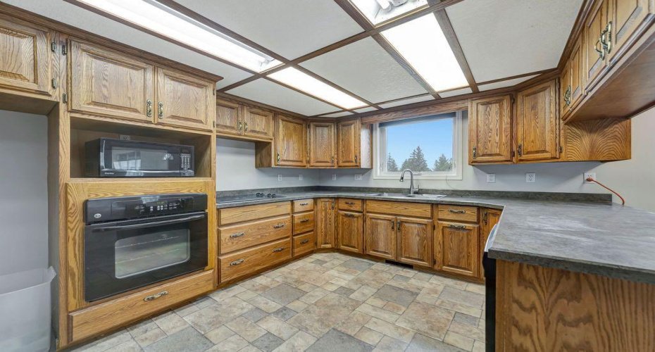 201 3 Street E, Neilburg, Saskatchewan S0M 2C0, 4 Bedrooms Bedrooms, ,2 BathroomsBathrooms,Residential,For Sale,3 Street E,A2221876