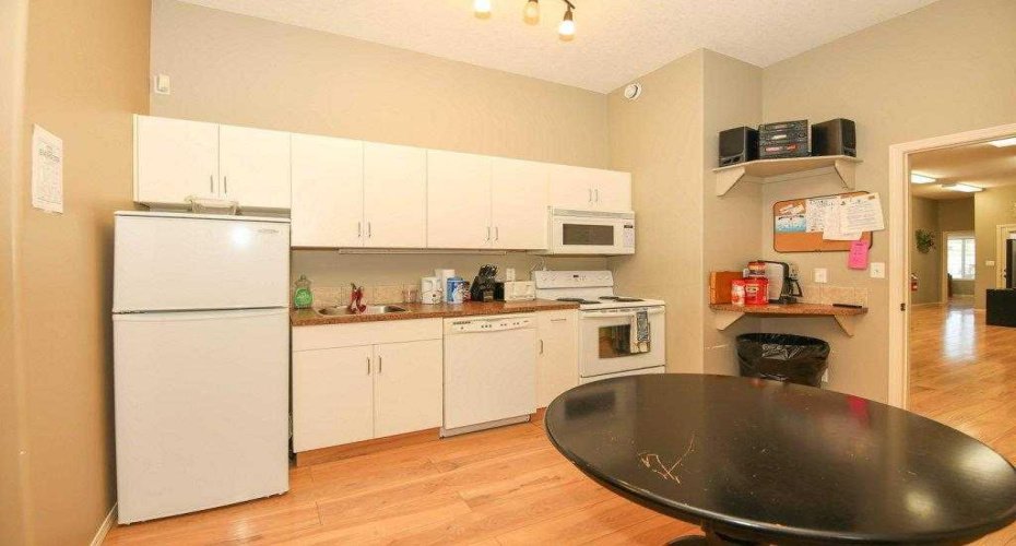 5209 49A Avenue, Bentley, Alberta T0C 0J0, ,Commercial,For Sale,49A,A2221950