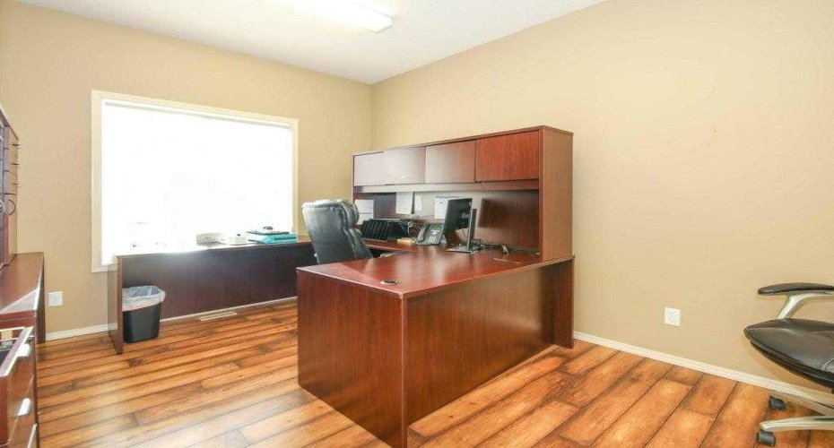 5209 49A Avenue, Bentley, Alberta T0C 0J0, ,Commercial,For Sale,49A,A2221950