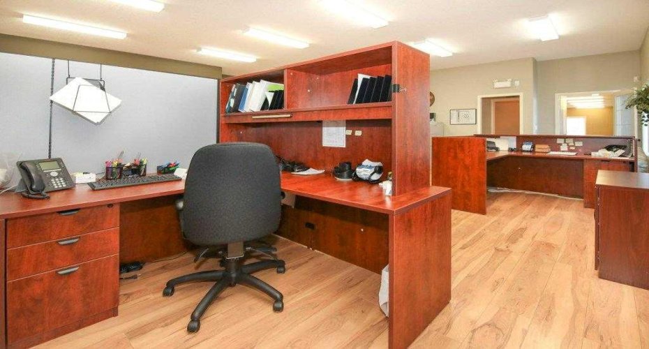 5209 49A Avenue, Bentley, Alberta T0C 0J0, ,Commercial,For Sale,49A,A2221950