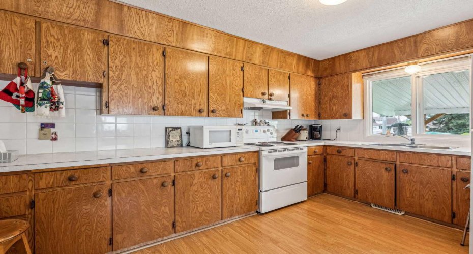 201 11 Avenue, High River, Alberta T0L1B0, 3 Bedrooms Bedrooms, ,3 BathroomsBathrooms,Residential,For Sale,11,A2222022