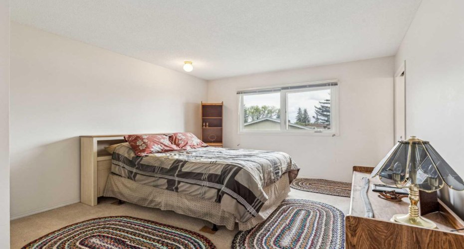 201 11 Avenue, High River, Alberta T0L1B0, 3 Bedrooms Bedrooms, ,3 BathroomsBathrooms,Residential,For Sale,11,A2222022