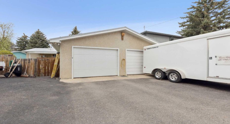 201 11 Avenue, High River, Alberta T0L1B0, 3 Bedrooms Bedrooms, ,3 BathroomsBathrooms,Residential,For Sale,11,A2222022