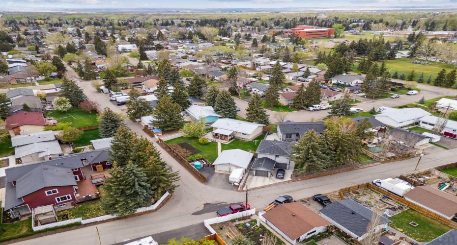 201 11 Avenue, High River, Alberta T0L1B0, 3 Bedrooms Bedrooms, ,3 BathroomsBathrooms,Residential,For Sale,11,A2222022