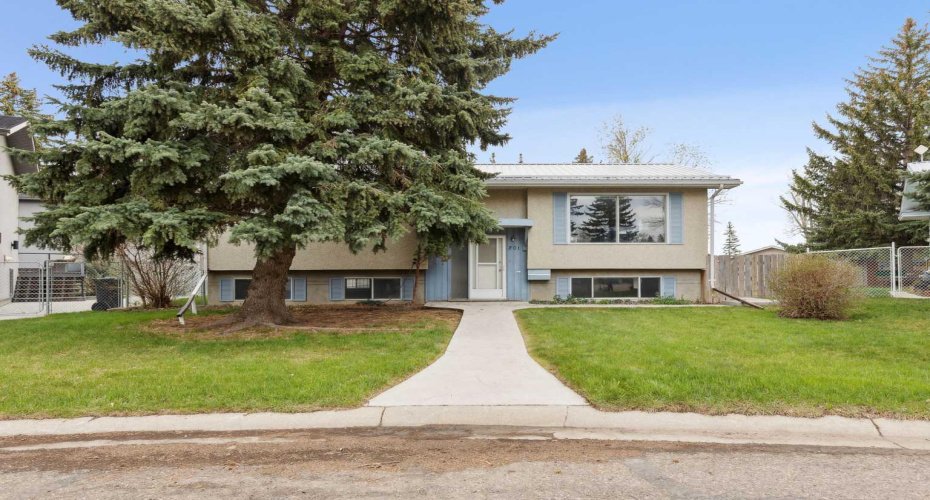 201 11 Avenue, High River, Alberta T0L1B0, 3 Bedrooms Bedrooms, ,3 BathroomsBathrooms,Residential,For Sale,11,A2222022