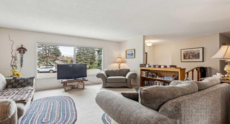 201 11 Avenue, High River, Alberta T0L1B0, 3 Bedrooms Bedrooms, ,3 BathroomsBathrooms,Residential,For Sale,11,A2222022