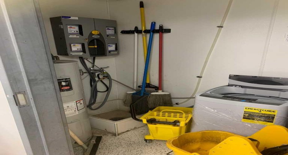 145 Eagleridge Boulevard, Fort McMurray, Alberta T9K 2Z7, ,Commercial,For Sale,Eagleridge,A2222321