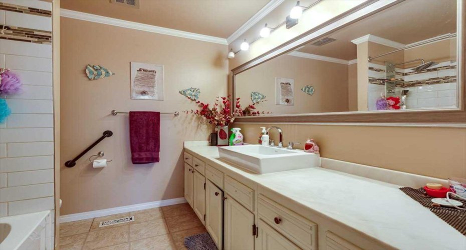 1203 Gough Road, Carstairs, Alberta T0M 0N0, 3 Bedrooms Bedrooms, ,2 BathroomsBathrooms,Residential,For Sale,Gough,A2222112