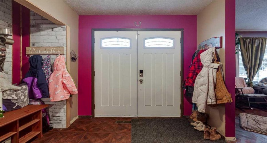 1203 Gough Road, Carstairs, Alberta T0M 0N0, 3 Bedrooms Bedrooms, ,2 BathroomsBathrooms,Residential,For Sale,Gough,A2222112