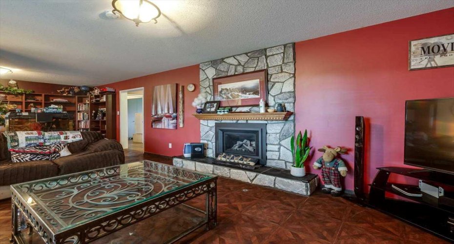 1203 Gough Road, Carstairs, Alberta T0M 0N0, 3 Bedrooms Bedrooms, ,2 BathroomsBathrooms,Residential,For Sale,Gough,A2222112