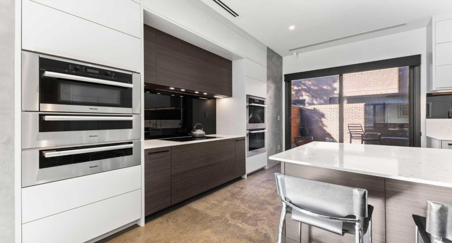 500 Eau Claire Avenue, Calgary, Alberta T2P 3R8, 1 Bedroom Bedrooms, ,2 BathroomsBathrooms,Residential,For Sale,Eau Claire,A2223441