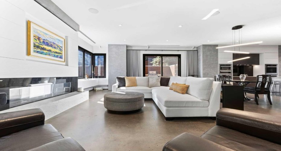 500 Eau Claire Avenue, Calgary, Alberta T2P 3R8, 1 Bedroom Bedrooms, ,2 BathroomsBathrooms,Residential,For Sale,Eau Claire,A2223441