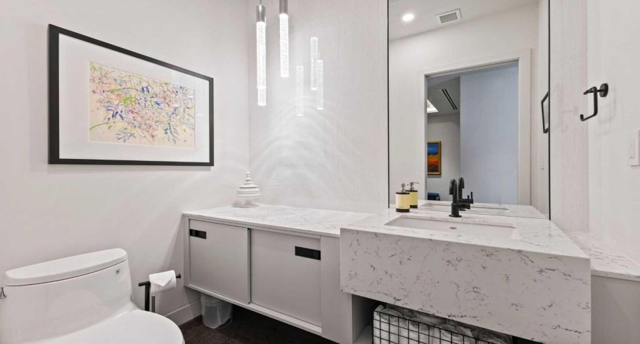 500 Eau Claire Avenue, Calgary, Alberta T2P 3R8, 1 Bedroom Bedrooms, ,2 BathroomsBathrooms,Residential,For Sale,Eau Claire,A2223441