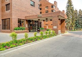 500 Eau Claire Avenue, Calgary, Alberta T2P 3R8, 1 Bedroom Bedrooms, ,2 BathroomsBathrooms,Residential,For Sale,Eau Claire,A2223441