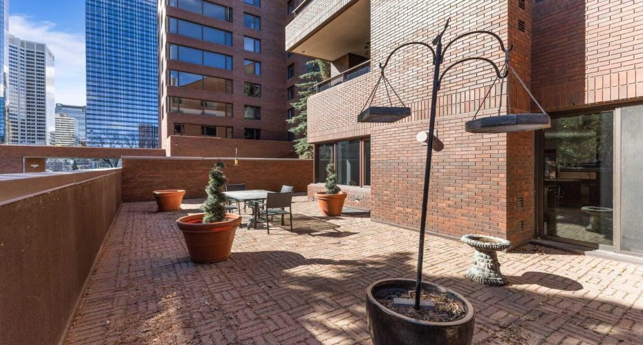 500 Eau Claire Avenue, Calgary, Alberta T2P 3R8, 1 Bedroom Bedrooms, ,2 BathroomsBathrooms,Residential,For Sale,Eau Claire,A2223441