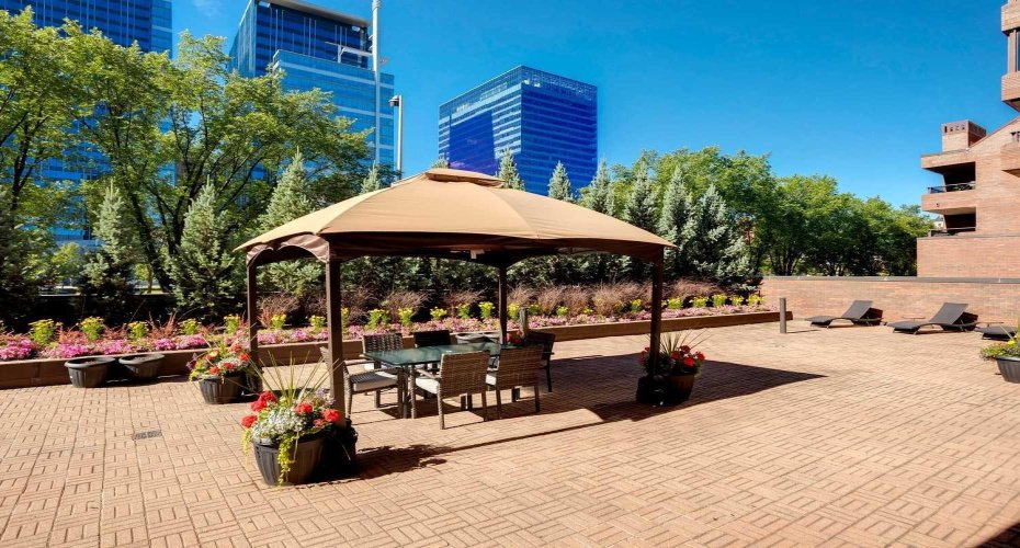 500 Eau Claire Avenue, Calgary, Alberta T2P 3R8, 1 Bedroom Bedrooms, ,2 BathroomsBathrooms,Residential,For Sale,Eau Claire,A2223441