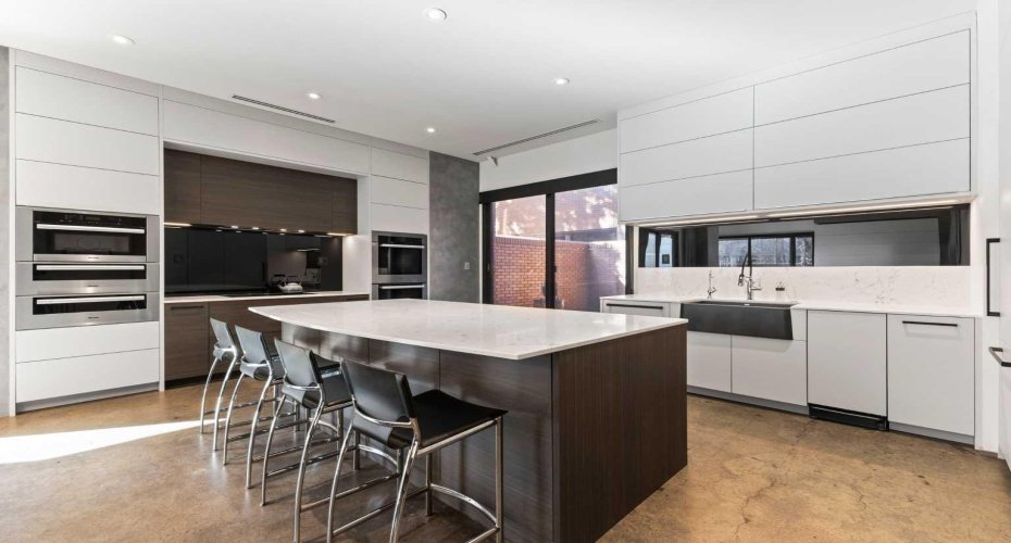 500 Eau Claire Avenue, Calgary, Alberta T2P 3R8, 1 Bedroom Bedrooms, ,2 BathroomsBathrooms,Residential,For Sale,Eau Claire,A2223441