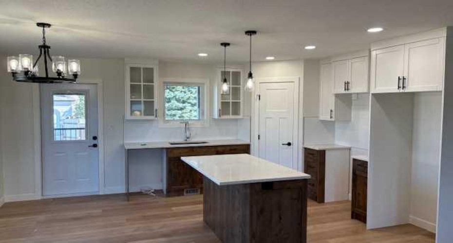 3 Greenview Crescent, Foremost, Alberta T0K 0X0, 5 Bedrooms Bedrooms, ,3 BathroomsBathrooms,Residential,For Sale,Greenview,A2223454