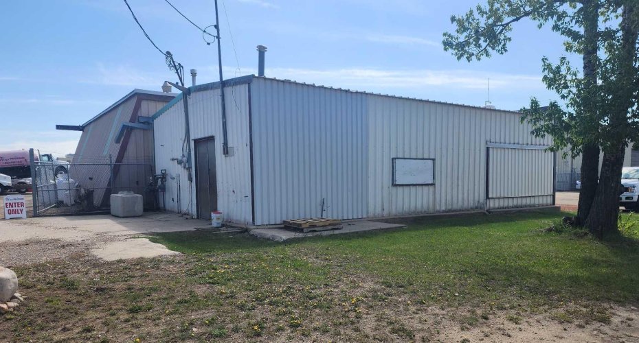 6709C GOLDENWEST Avenue, Red Deer, Alberta T4P 1A7, ,Commercial,For Lease,GOLDENWEST,A2222525