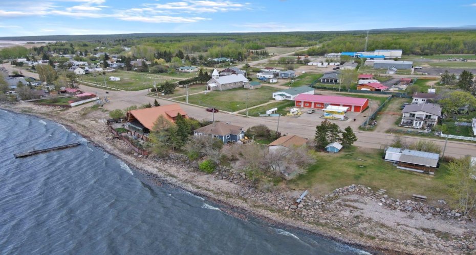 75 Peace River Avenue, Joussard, Alberta T0G 1J0, 3 Bedrooms Bedrooms, ,1 BathroomBathrooms,Residential,For Sale,Peace River Avenue,A2223826