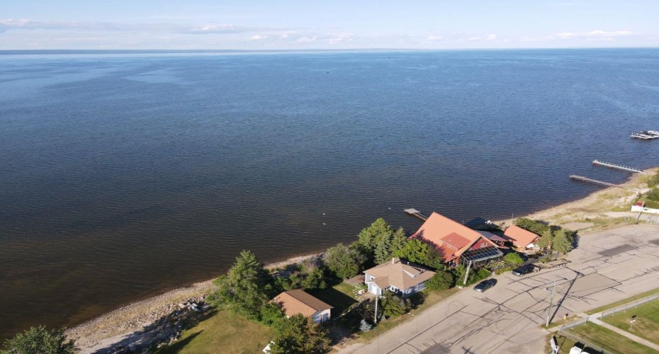 75 Peace River Avenue, Joussard, Alberta T0G 1J0, 3 Bedrooms Bedrooms, ,1 BathroomBathrooms,Residential,For Sale,Peace River Avenue,A2223826