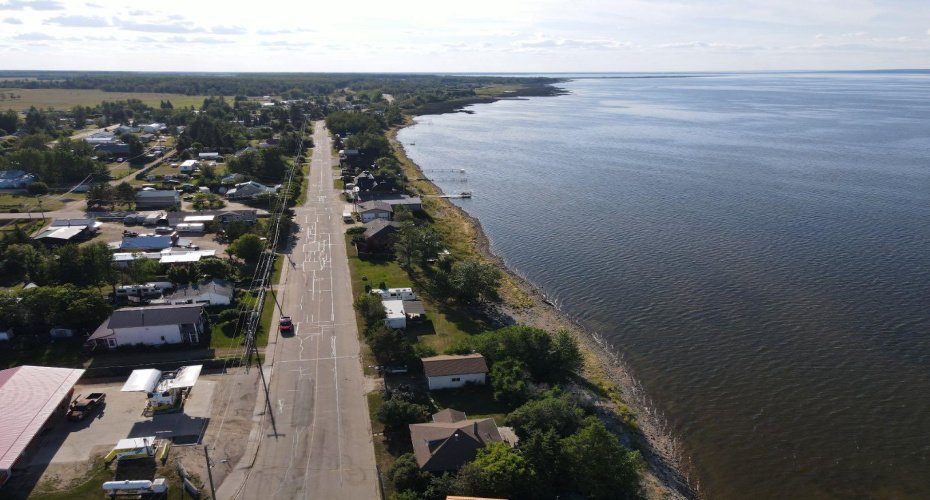 75 Peace River Avenue, Joussard, Alberta T0G 1J0, 3 Bedrooms Bedrooms, ,1 BathroomBathrooms,Residential,For Sale,Peace River Avenue,A2223826