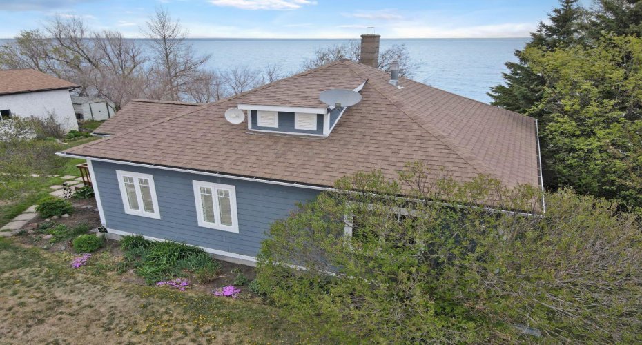 75 Peace River Avenue, Joussard, Alberta T0G 1J0, 3 Bedrooms Bedrooms, ,1 BathroomBathrooms,Residential,For Sale,Peace River Avenue,A2223826