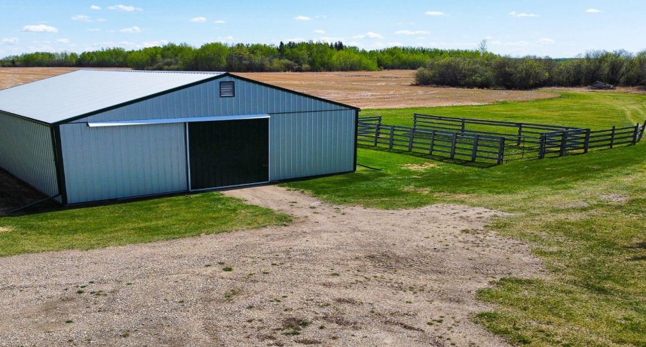 20133 TWP RD 832, St. Isidore, Alberta T0H 1E0, 3 Bedrooms Bedrooms, ,2 BathroomsBathrooms,Residential,For Sale,TWP RD 832,A2221319