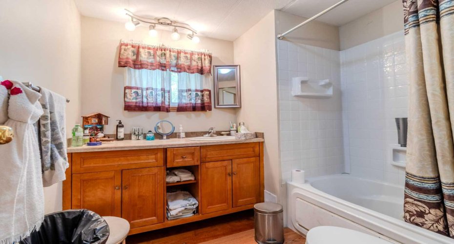 25579 Twp Rd 382, Rural Red Deer County, Alberta T4N 5E2, 5 Bedrooms Bedrooms, ,4 BathroomsBathrooms,Agri-business,For Sale,Twp Rd 382,A2223876