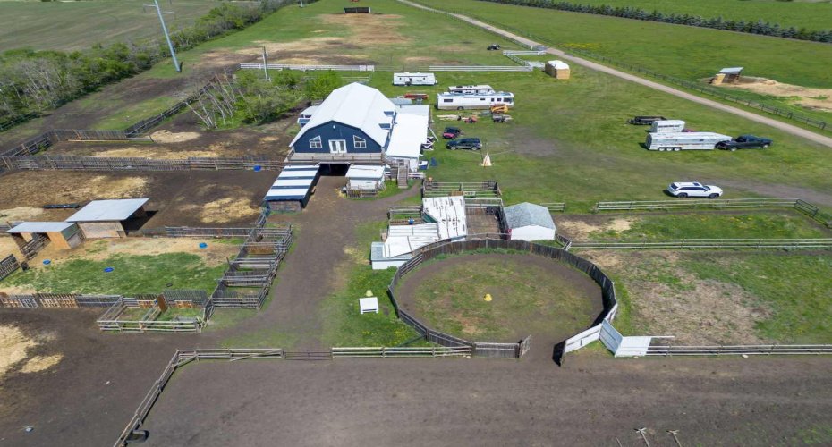 25579 Twp Rd 382, Rural Red Deer County, Alberta T4N 5E2, 5 Bedrooms Bedrooms, ,4 BathroomsBathrooms,Agri-business,For Sale,Twp Rd 382,A2223876