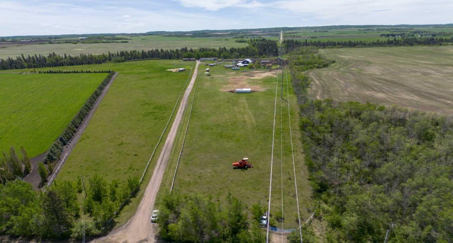 25579 Twp Rd 382, Rural Red Deer County, Alberta T4N 5E2, 5 Bedrooms Bedrooms, ,4 BathroomsBathrooms,Agri-business,For Sale,Twp Rd 382,A2223876