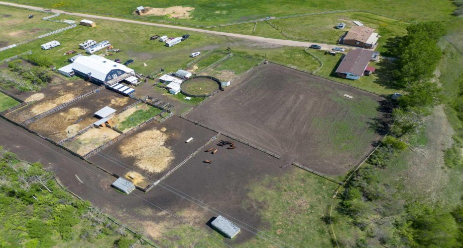 25579 Twp Rd 382, Rural Red Deer County, Alberta T4N 5E2, 5 Bedrooms Bedrooms, ,4 BathroomsBathrooms,Agri-business,For Sale,Twp Rd 382,A2223876