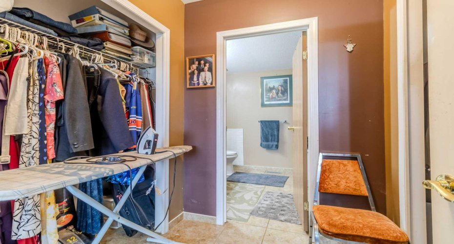 25579 Twp Rd 382, Rural Red Deer County, Alberta T4N 5E2, 5 Bedrooms Bedrooms, ,4 BathroomsBathrooms,Agri-business,For Sale,Twp Rd 382,A2223876