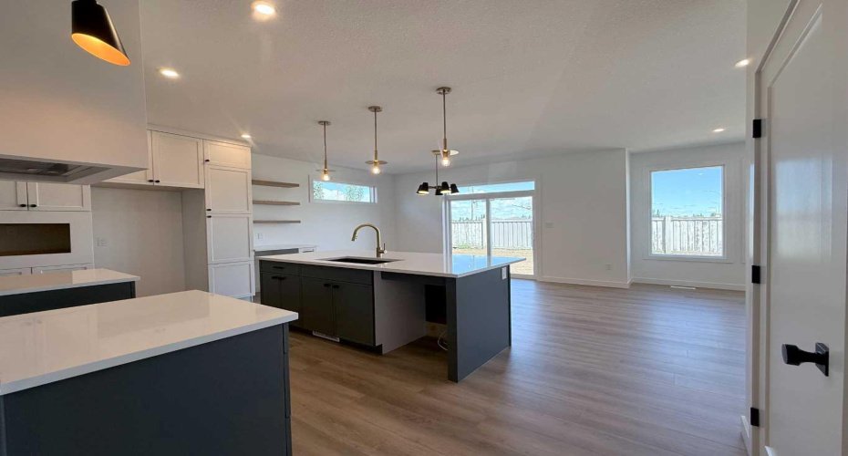 10210 67 Avenue, Grande Prairie, Alberta T8W 0K7, 3 Bedrooms Bedrooms, ,3 BathroomsBathrooms,Residential,For Sale,67,A2215994