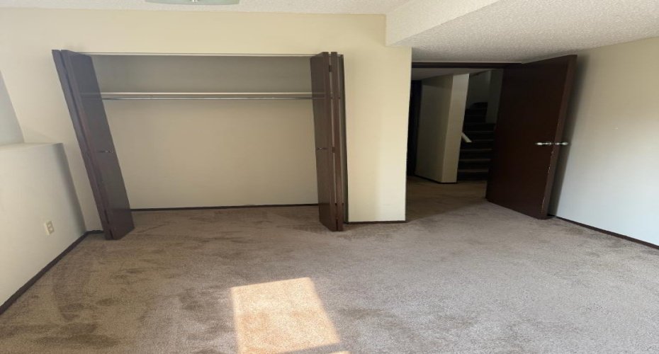 4607 73 Street, Calgary, Alberta T3B2M3, ,Commercial,For Sale,73,A2225168