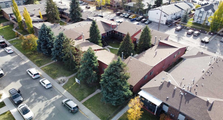 4607 73 Street, Calgary, Alberta T3B2M3, ,Commercial,For Sale,73,A2225168