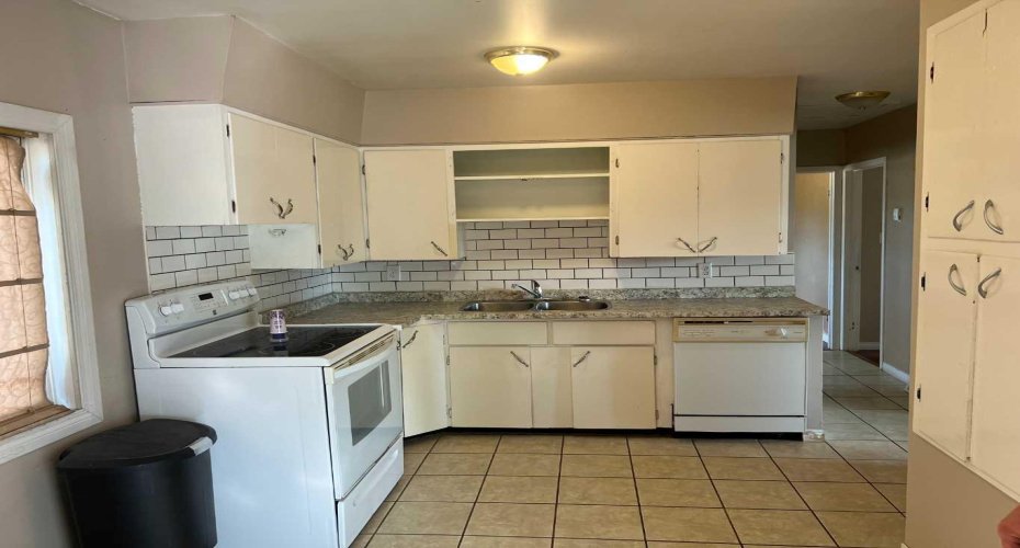 902 7 Avenue, Wainwright, Alberta T9W1C8, 2 Bedrooms Bedrooms, ,1 BathroomBathrooms,Residential,For Sale,7,A2225448