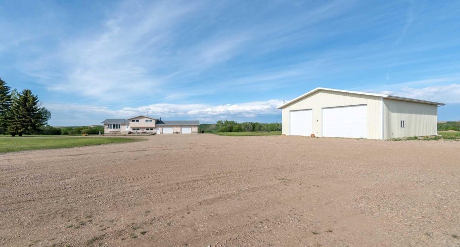 326506 TWP RD 500A, Rural, Saskatchewan S0M 1R0, 4 Bedrooms Bedrooms, ,2 BathroomsBathrooms,Residential,For Sale,326506 TWP RD 500A,A2225750