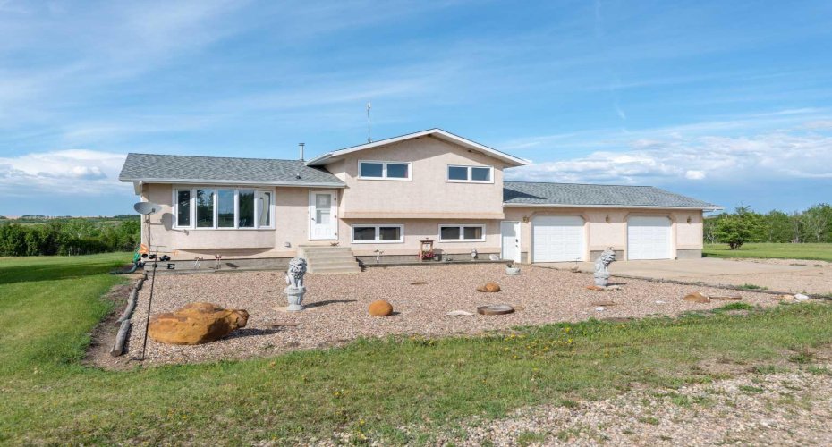 326506 TWP RD 500A, Rural, Saskatchewan S0M 1R0, 4 Bedrooms Bedrooms, ,2 BathroomsBathrooms,Residential,For Sale,326506 TWP RD 500A,A2225750