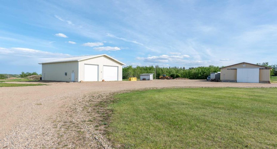 326506 TWP RD 500A, Rural, Saskatchewan S0M 1R0, 4 Bedrooms Bedrooms, ,2 BathroomsBathrooms,Residential,For Sale,326506 TWP RD 500A,A2225750
