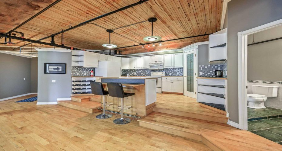 535 10 Avenue, Calgary, Alberta T2R 0A8, 1 Bedroom Bedrooms, ,2 BathroomsBathrooms,Residential,For Sale,10,A2224755