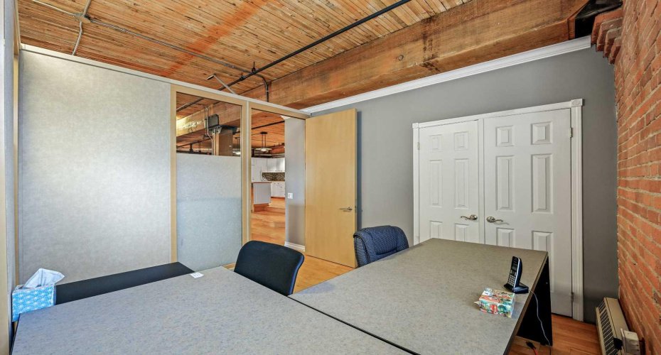 535 10 Avenue, Calgary, Alberta T2R 0A8, 1 Bedroom Bedrooms, ,2 BathroomsBathrooms,Residential,For Sale,10,A2224755