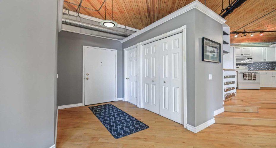 535 10 Avenue, Calgary, Alberta T2R 0A8, 1 Bedroom Bedrooms, ,2 BathroomsBathrooms,Residential,For Sale,10,A2224755