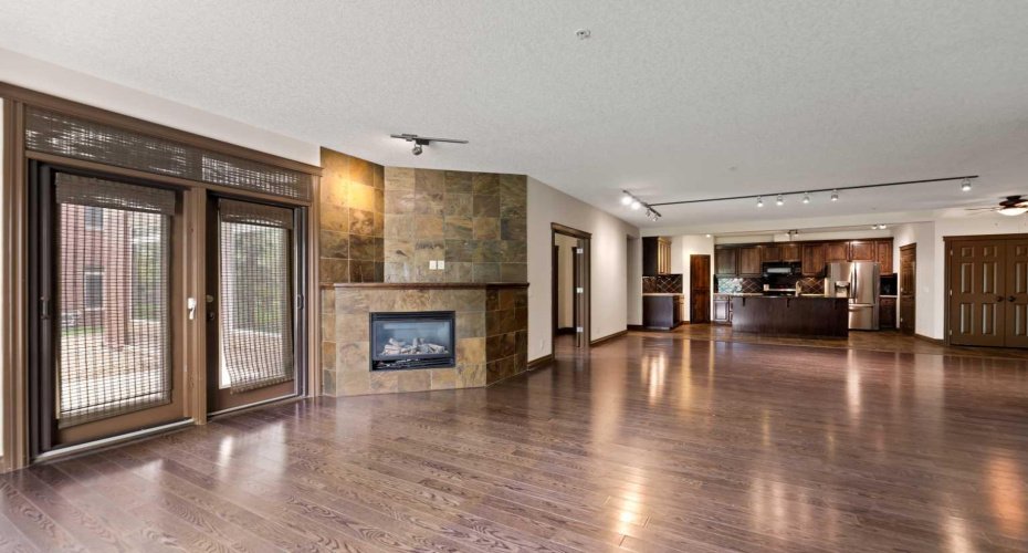 24 Hemlock Crescent, Calgary, Alberta T3C 2Z1, 2 Bedrooms Bedrooms, ,2 BathroomsBathrooms,Residential,For Sale,Hemlock,A2224848