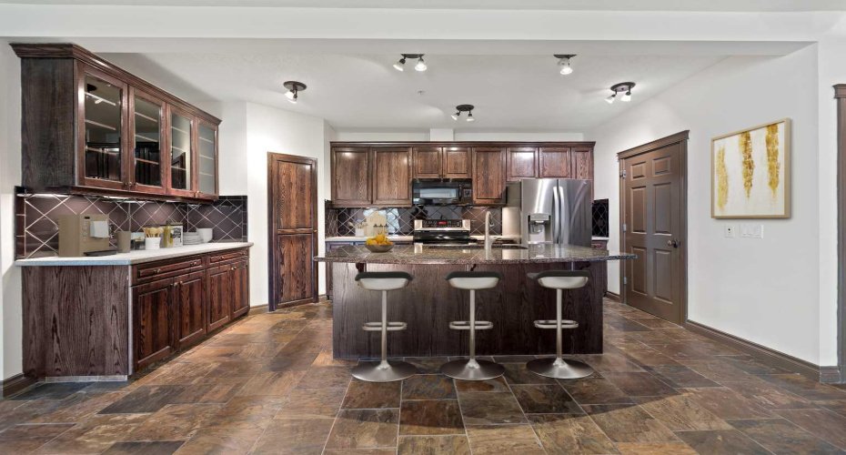 24 Hemlock Crescent, Calgary, Alberta T3C 2Z1, 2 Bedrooms Bedrooms, ,2 BathroomsBathrooms,Residential,For Sale,Hemlock,A2224848