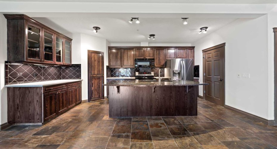 24 Hemlock Crescent, Calgary, Alberta T3C 2Z1, 2 Bedrooms Bedrooms, ,2 BathroomsBathrooms,Residential,For Sale,Hemlock,A2224848