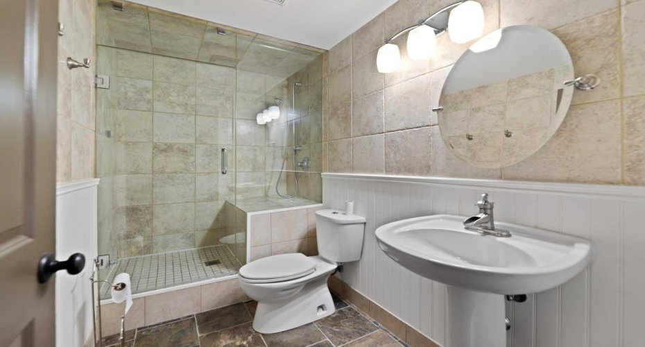 24 Hemlock Crescent, Calgary, Alberta T3C 2Z1, 2 Bedrooms Bedrooms, ,2 BathroomsBathrooms,Residential,For Sale,Hemlock,A2224848